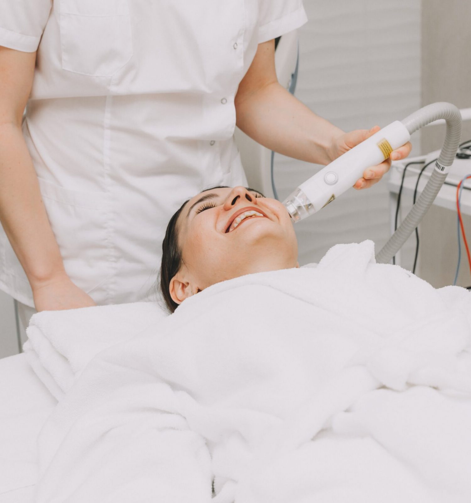 The,Cosmetologist,Makes,The,Rf-lifting,Procedure,For,The,Client.,Copy
